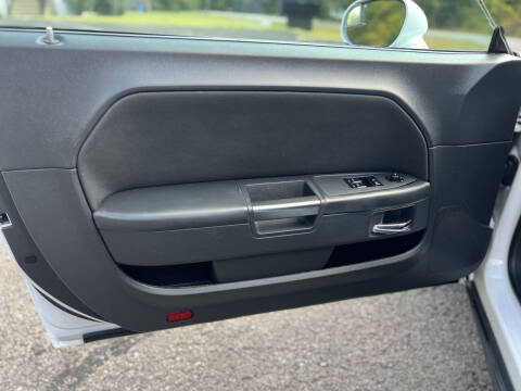 2013 Dodge Challenger SXT