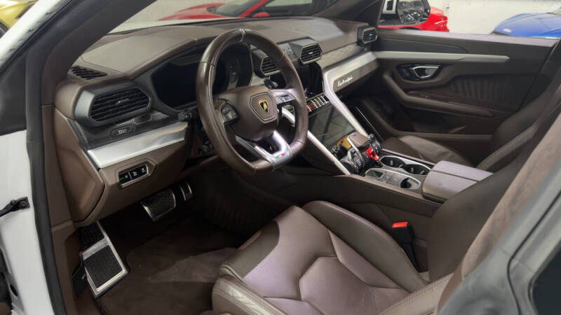 2020 Lamborghini Urus