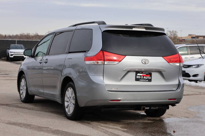 2011 Toyota Sienna LE 7-Passenger