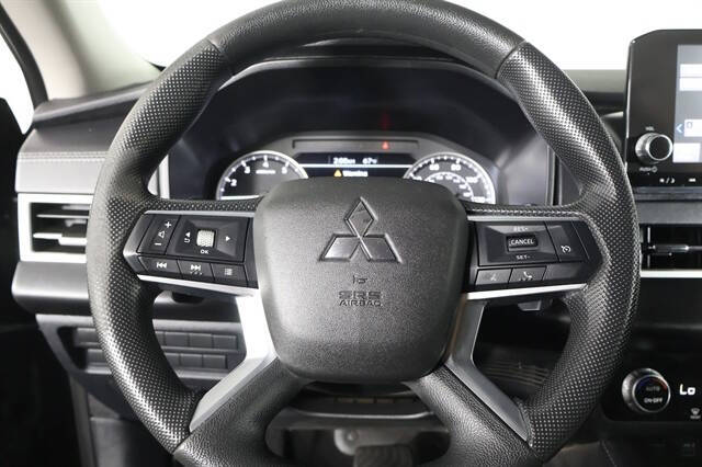 2024 Mitsubishi Outlander ES