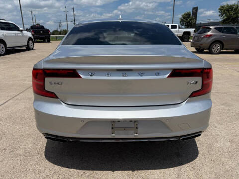 2017 Volvo S90 T6 Momentum