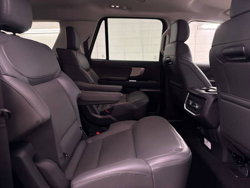 2027 Ford Expedition MAX Active