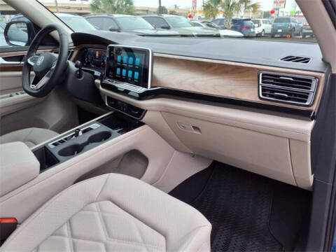 2025 Volkswagen Atlas SE