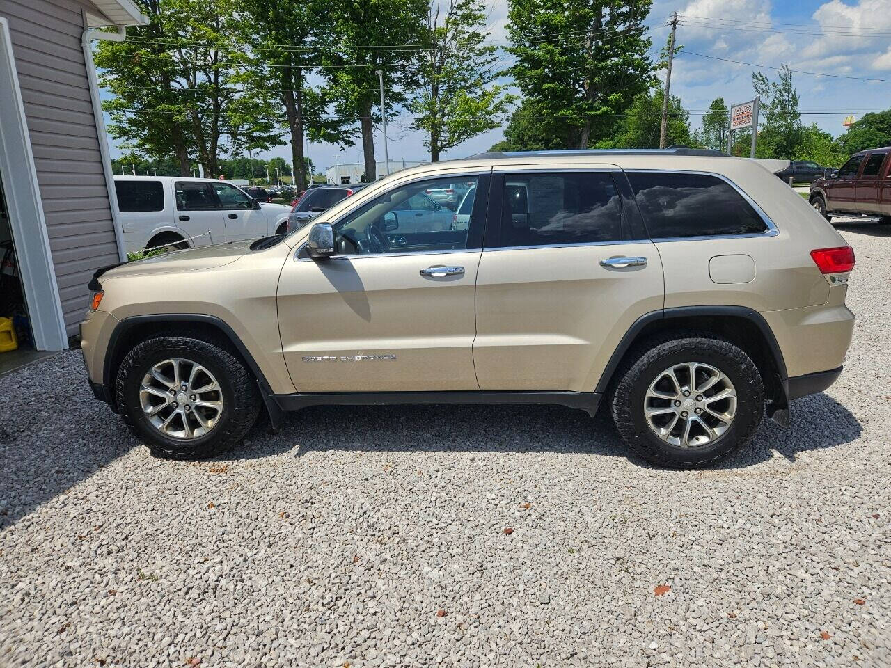 2014 Jeep Grand Cherokee for sale at Lake Erie Wholesale in Austinburg, OH