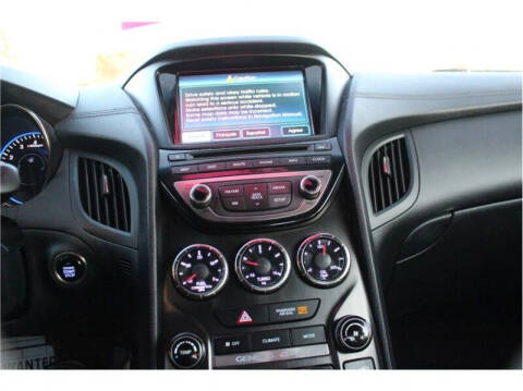 2013 Hyundai Genesis Coupe 2.0T Premium