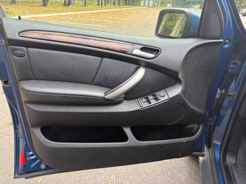 2003 BMW X5 3.0i