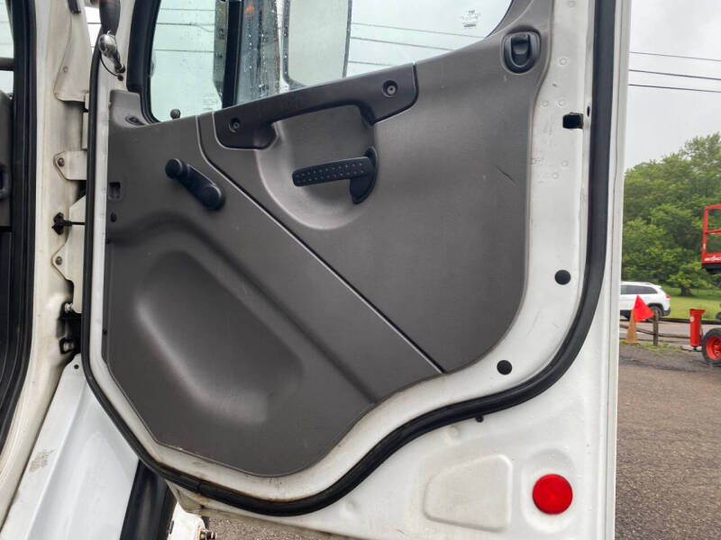 2007 Freightliner M2 106