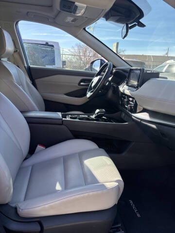 2022 Nissan Rogue SV