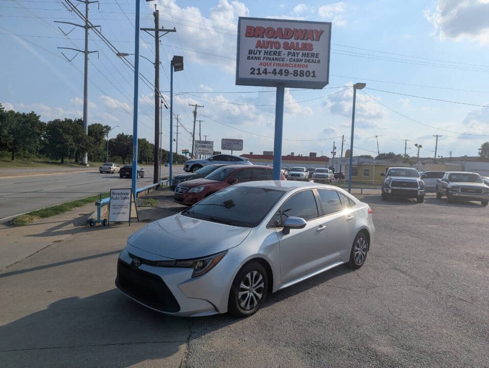 2022 Toyota Corolla LE's photo