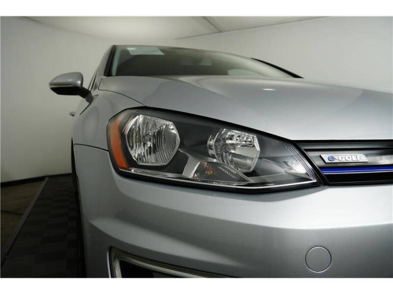 2016 Volkswagen e-Golf SE