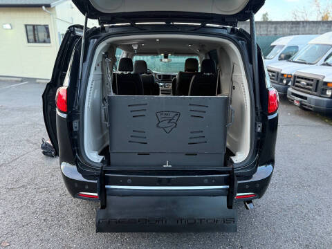 2018 Chrysler Pacifica Touring L