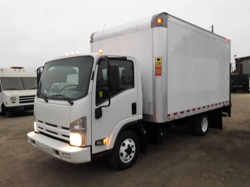 2019 Isuzu NPR-HD's photo