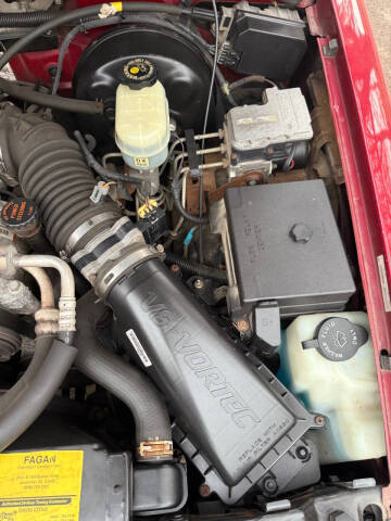 2000 Chevrolet S-10 LS