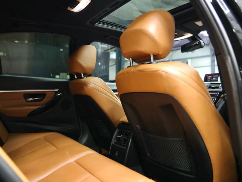 2018 BMW 3 Series 330i xDrive