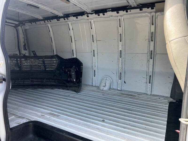 2023 Chevrolet Express 2500