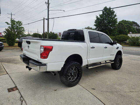 2017 Nissan Titan SV