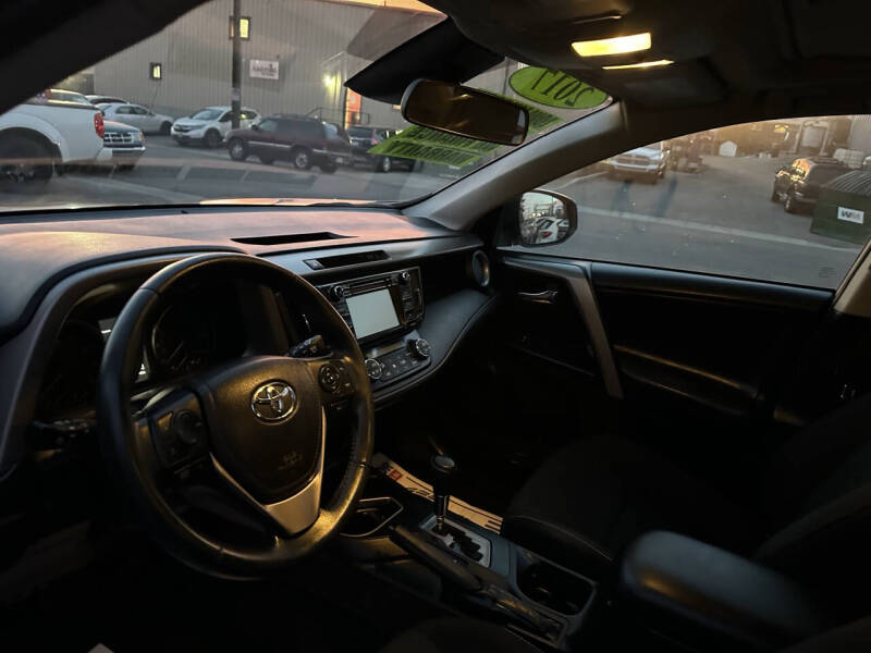 2017 Toyota RAV4 XLE