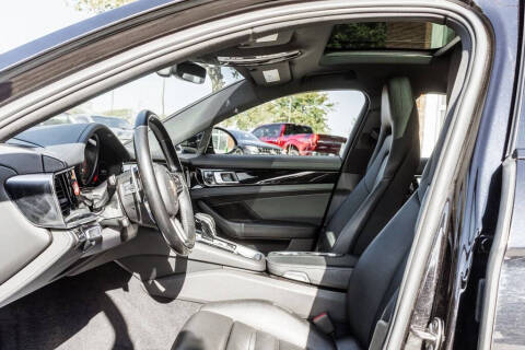 2018 Porsche Panamera 4