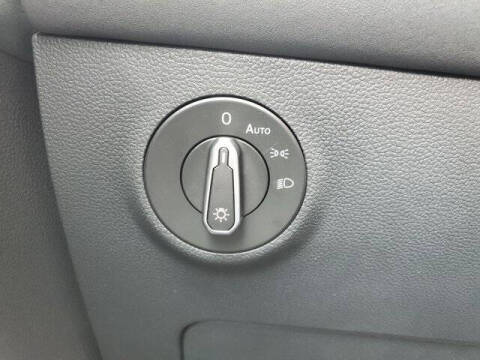 2026 Volkswagen Taos SE Black