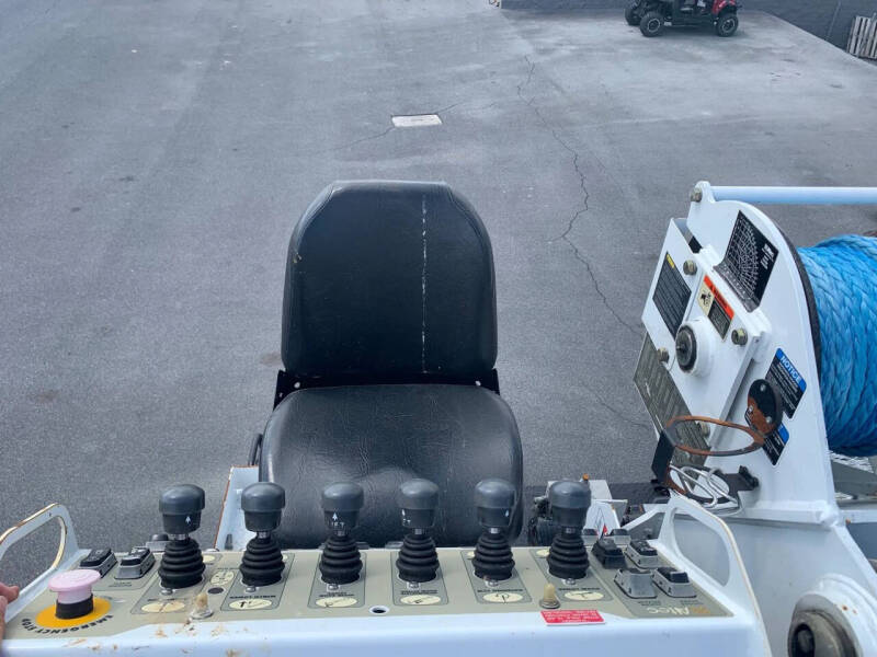 2012 Freightliner M2 106