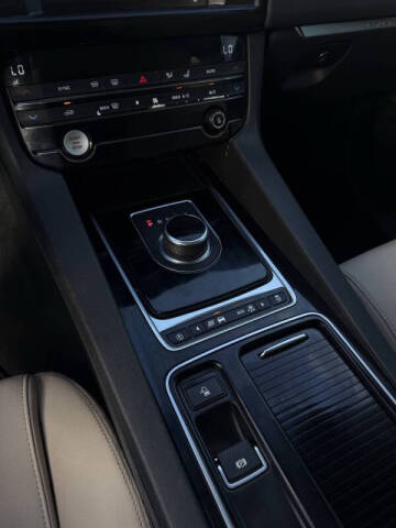 2018 Jaguar F-PACE 25t Premium