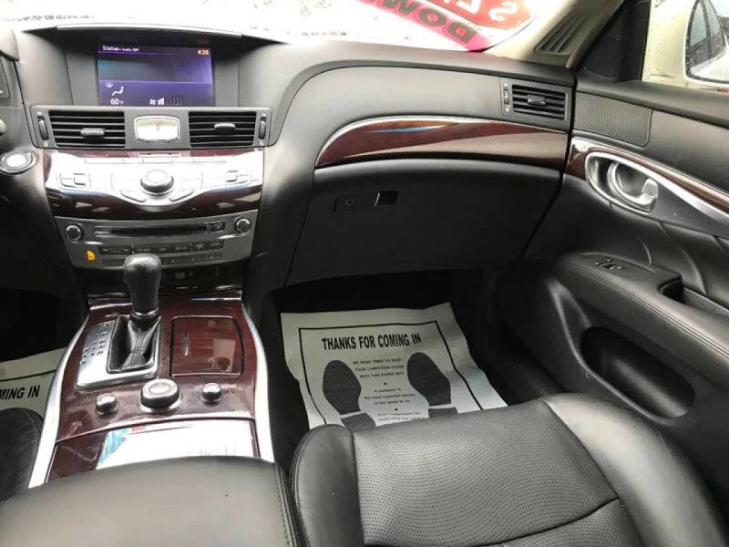 2012 Infiniti M37