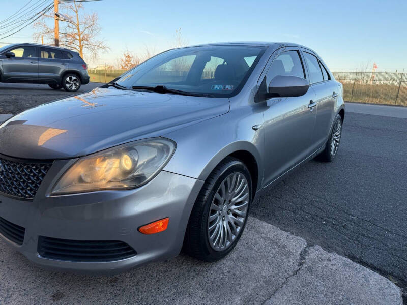 2013 Suzuki Kizashi SE photo 2