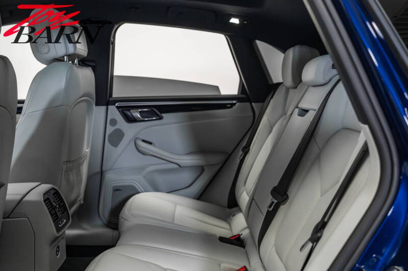 2022 Porsche Macan S