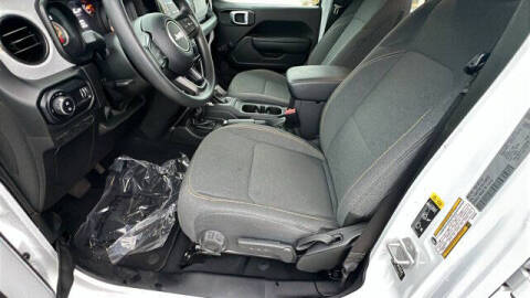 2024 Jeep Gladiator Sport