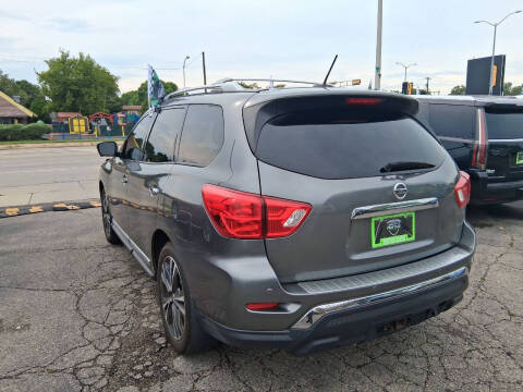 2018 Nissan Pathfinder SL