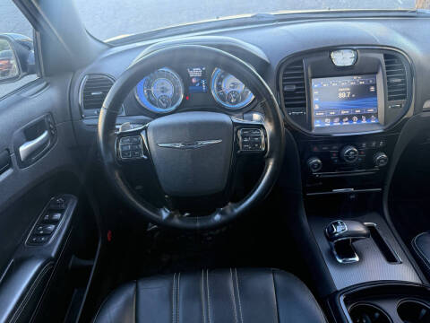 2012 Chrysler 300 S V6