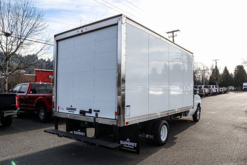 2024 Ford E-Series
