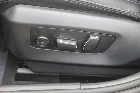 2025 BMW 5 Series 530i