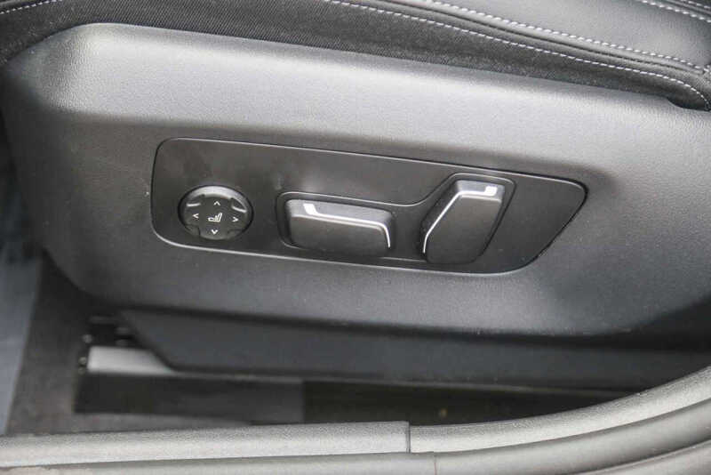 2025 BMW 5 Series 530i