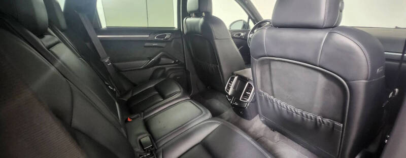 2016 Porsche Cayenne GTS