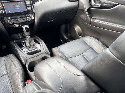 2017 Nissan Rogue Sport SL