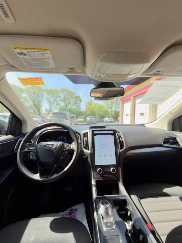 2021 Ford Edge SE