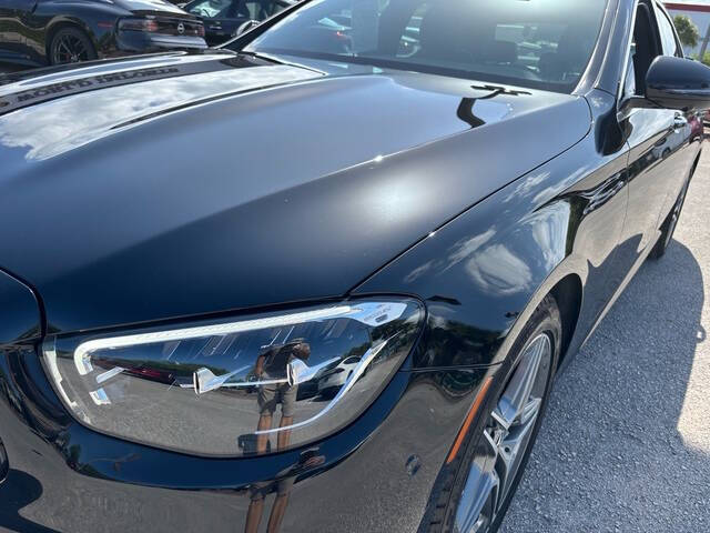 2022 Mercedes-Benz E-Class 25