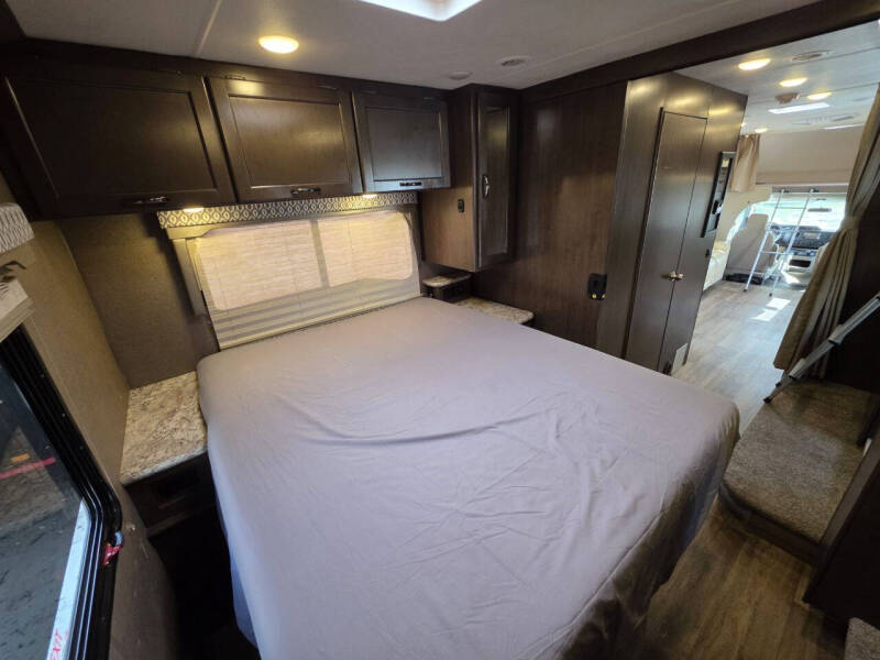 2020 Thor Motor Coach Freedom Elite