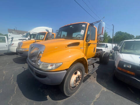 2011 International DuraStar 4300 for sale at Connect Truck and Van Center in Indianapolis IN