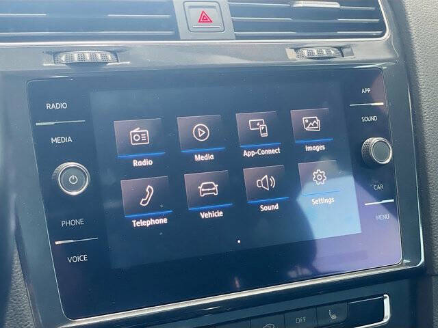 2018 Volkswagen Golf TSI SE