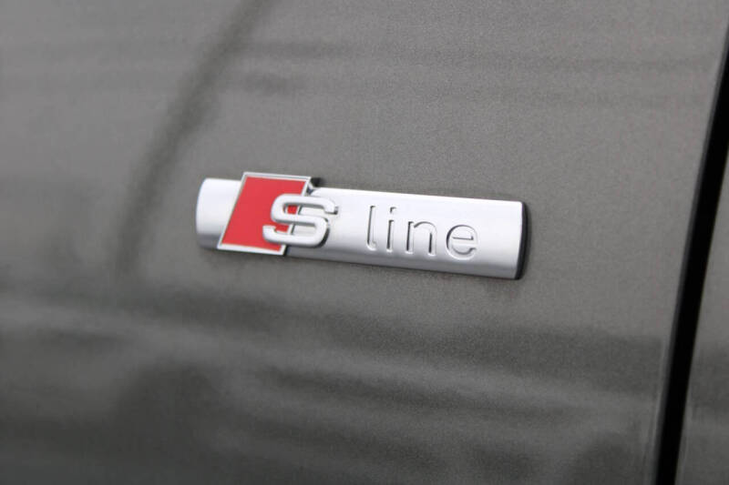 2022 Audi Q3 quattro S line Premium 45 TFSI