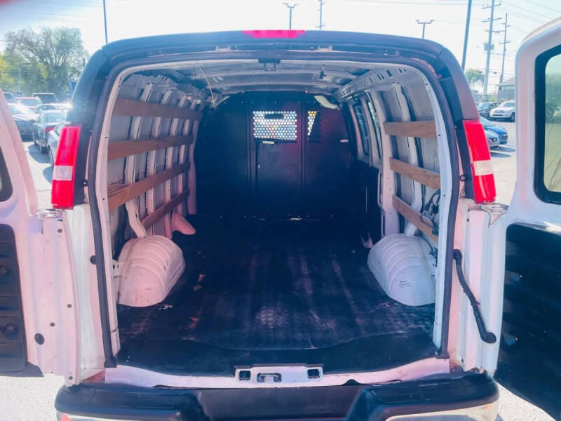 2022 Chevrolet Express 2500