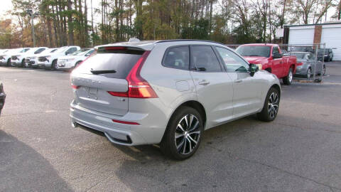 2025 Volvo XC60 B5 Plus Dark Theme