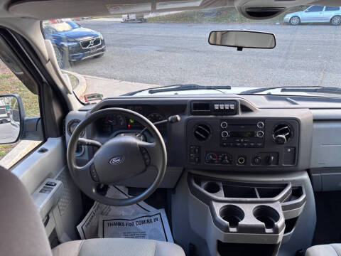 2009 Ford E-Series E-350 SD XLT