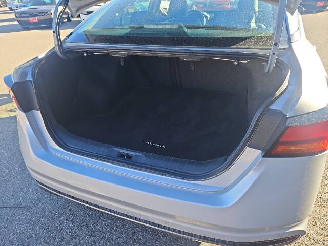 2022 Nissan Altima 2.5 SR