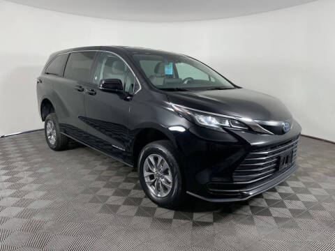 2023 Toyota Sienna LE 8-Passenger