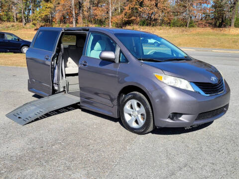 2011 Toyota WHEELCHAIR VAN