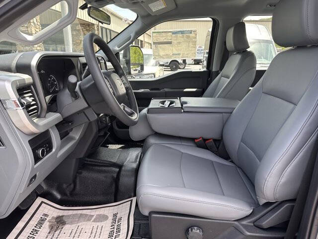 2025 Ford F-350 Super Duty XL