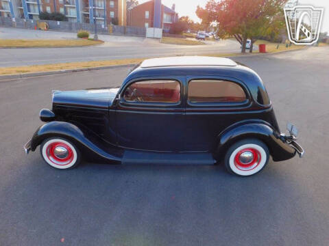 1935 Ford Tudor